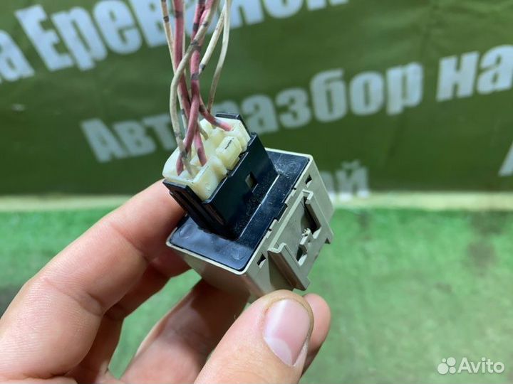 Реле Toyota Rav4 ZCA26 1ZZ-FE 2001