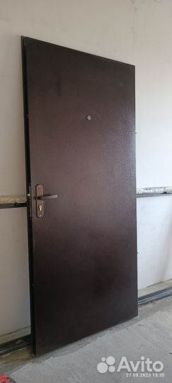 Металлическая дверь бу из новостроек
