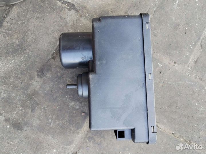 Компрессор центрального замка Фольксваген пассатб3