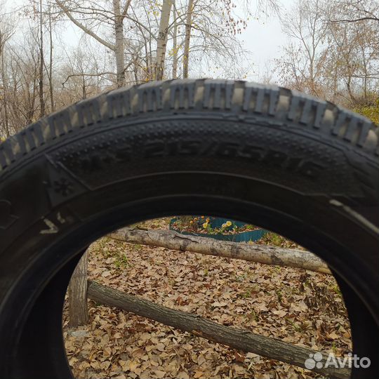 Goodyear UltraGrip 500 215/65 R16 25C