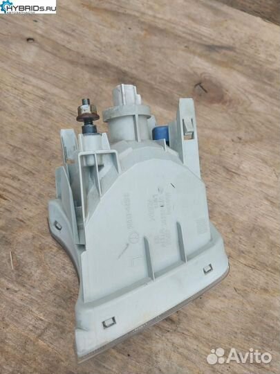 Поворотник левый Toyota Prius 3 ZVW30 81520-47010