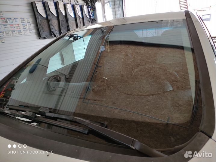 Лобовое стекло Opel Astra J 5D (2009)