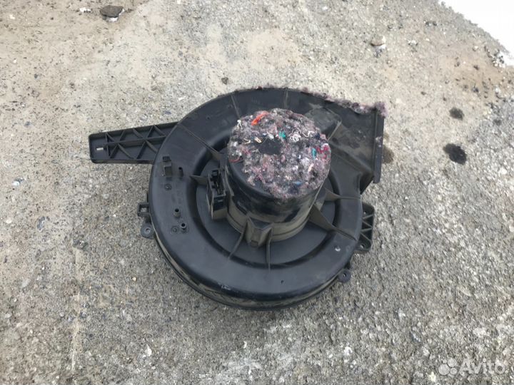 VAG 6Q1819015J Вентилятор отопителя