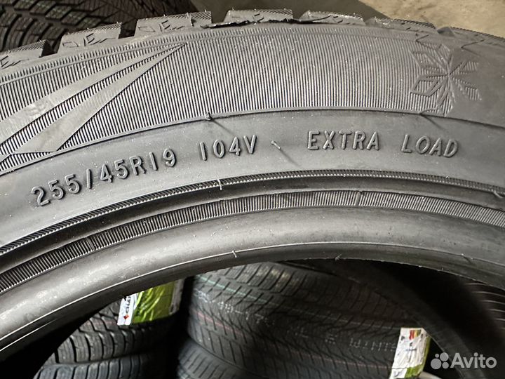 Triangle PL02 255/45 R19