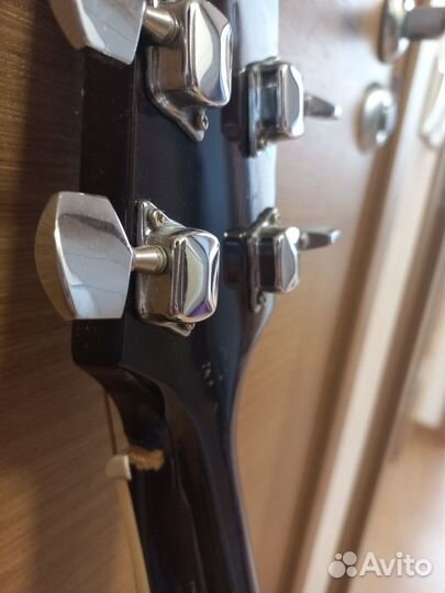 Акустическая гитара