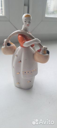 Девушка с коромыслом Фарфоровые статуэтки СССР