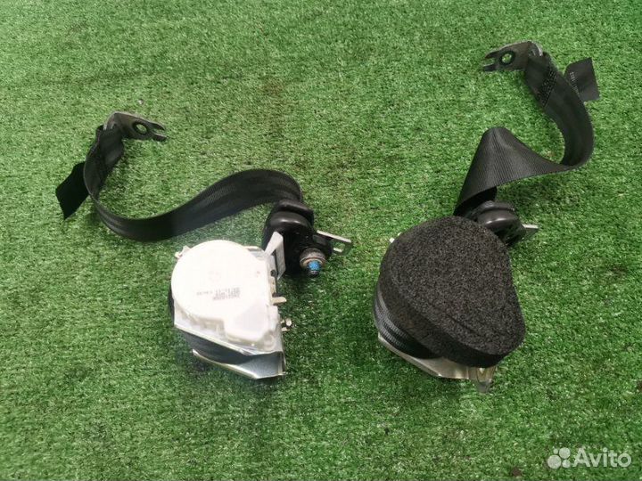 Ремень безопасности задний Ford Fiesta MK6 1.4