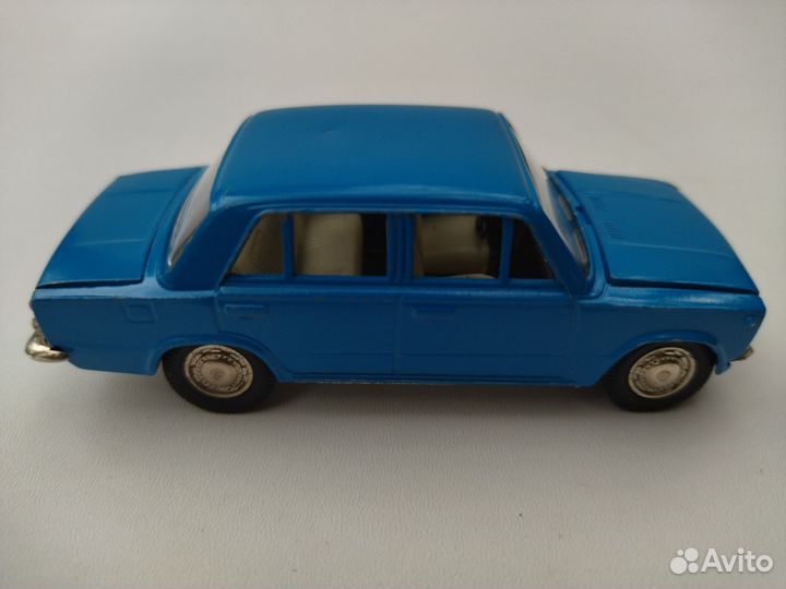 Модель ваз-2101 СССР 1:43