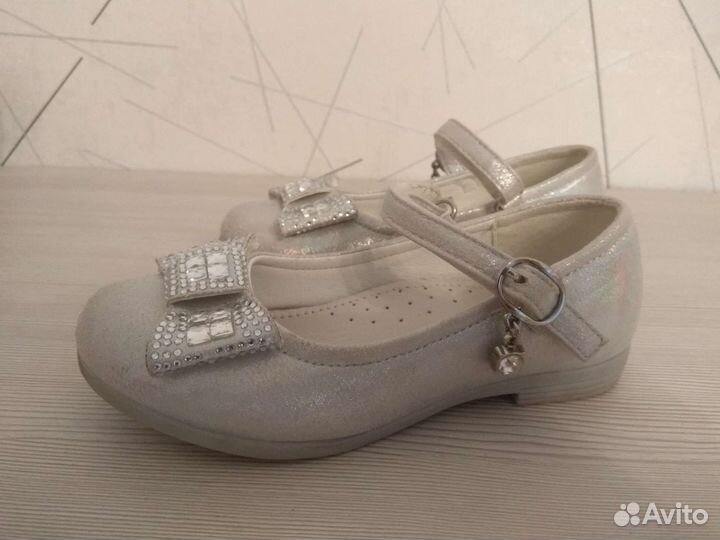 Туфли на девочку 26 размер