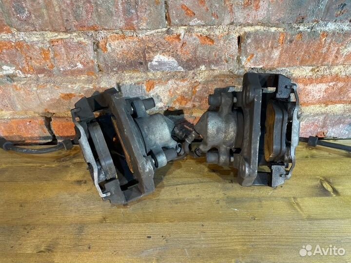 Суппорт тормозной задний Bmw 5 E60 N52B25 AF 2005