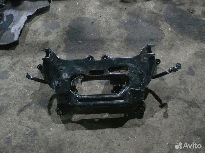 Моторная балка Nissan X-Trail 2006 г 2 л