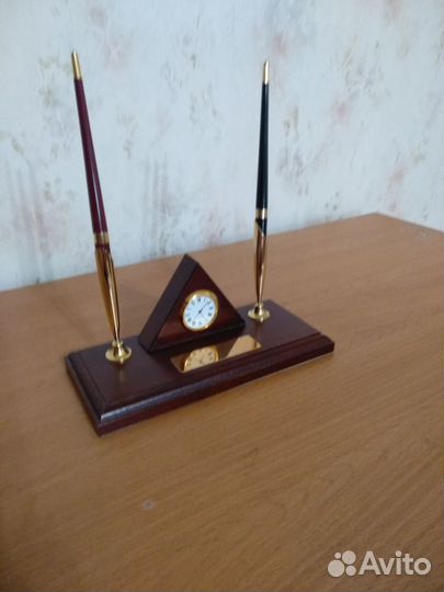 Подставка для ручек из дерева