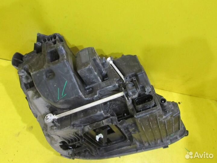 Фара левая Mercedes-Benz E-Class