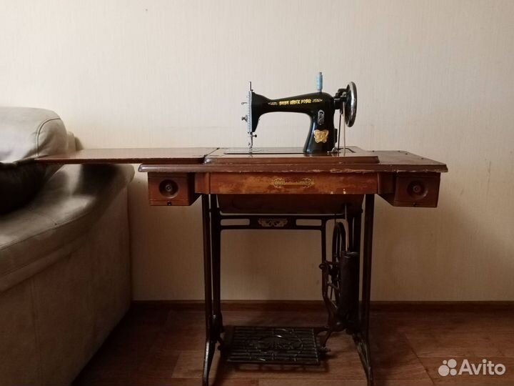 Швейная машина ножная Butterfly