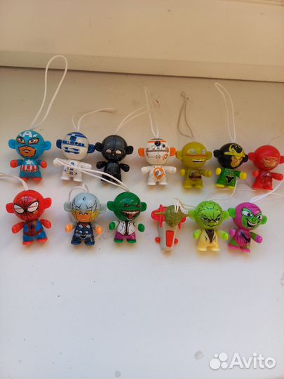 Коллекция киндер брелоков