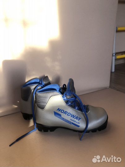 Лыжные ботинки