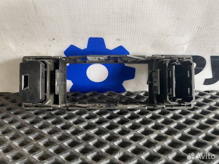 Рамка переключателей Volvo FH4 82859005