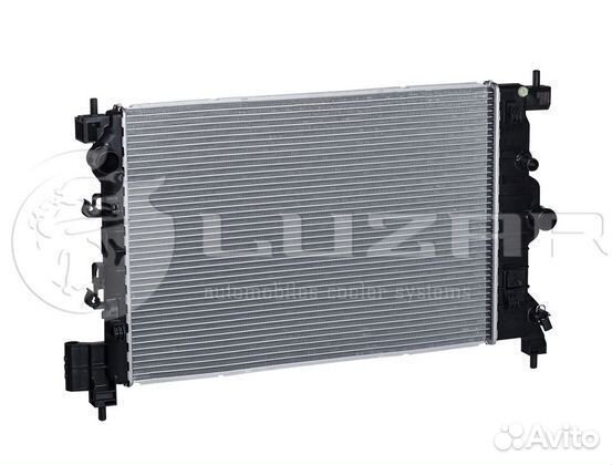 Новый радиатор основной на Chevrolet Aveo T300