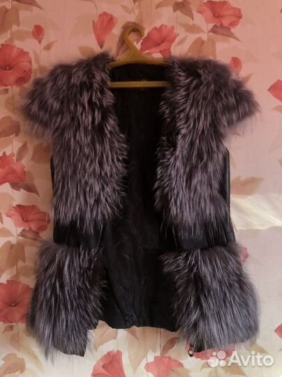 Жилетка меховая женская
