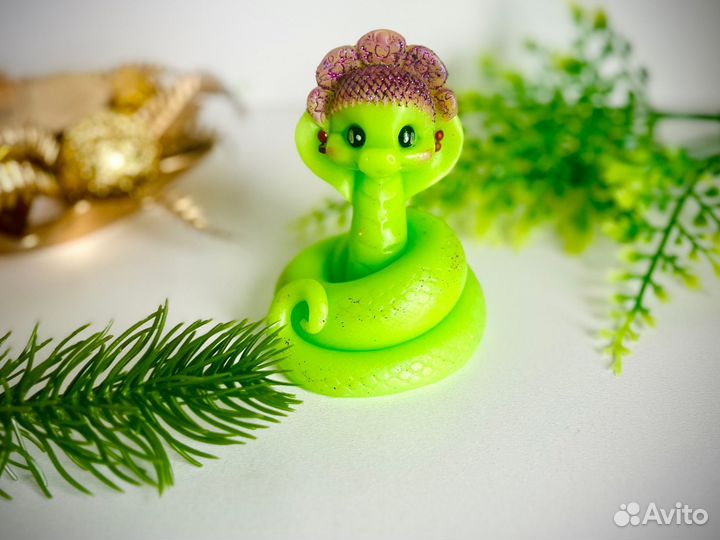 Змея из мыла символ нового года 2025