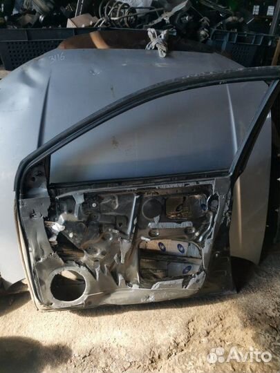 Дверь передняя правая Toyota Corolla E120 4ZZ-FE