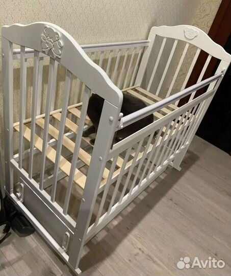 Кроватка и комод новые