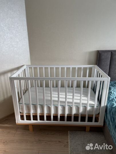 Кроватка happy baby с маятником