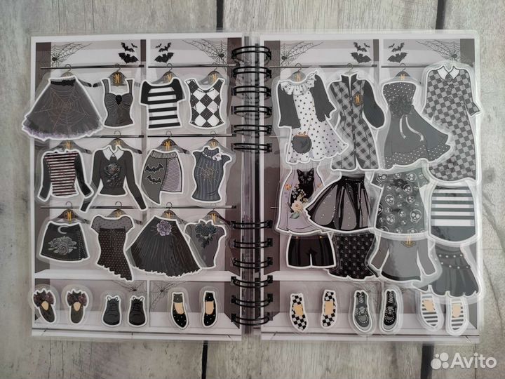 Венсдей книга на липучках