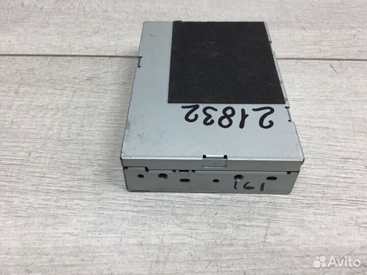 Блок электроний Toyota Auris хэтчбек 1ND-TV 2011