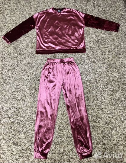 Костюм женский