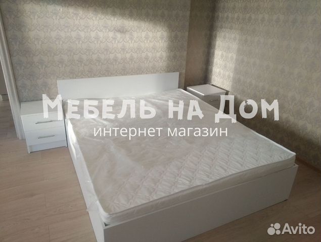Кровать двухспальная с матрасом
