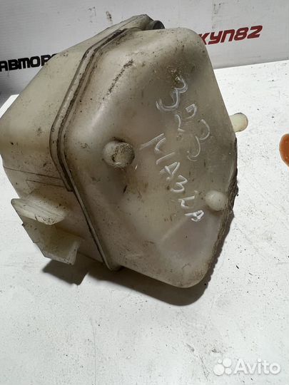 Бачок гидроусилитель mazda 323