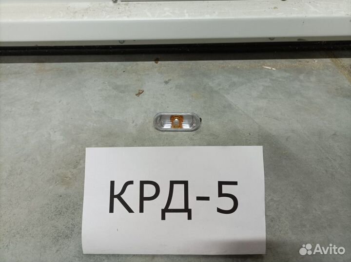 Повторитель в крыло Polo sedan 2010-2020