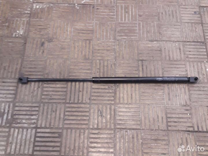 Амортизатор капота Volkswagen touareg gp