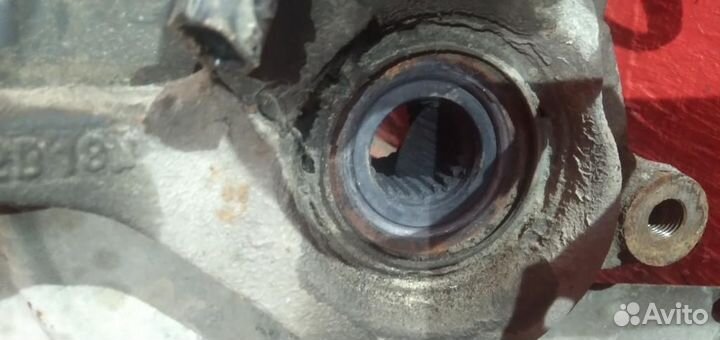 Сандеро 1 кулак передний левый с абс Sandero