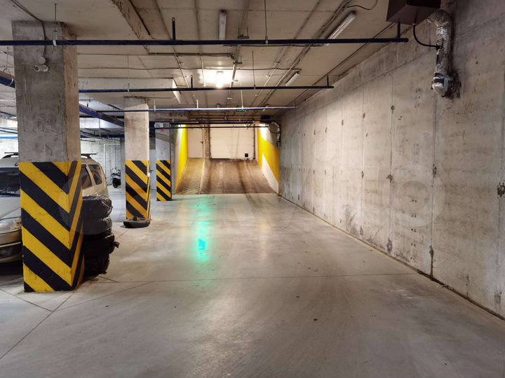 Машиноместо, 20 м²