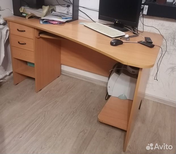 Компьютерный стол