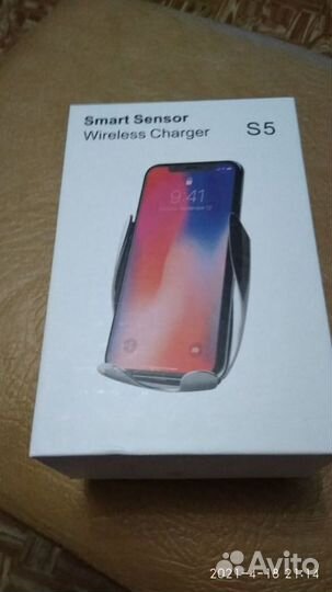 Продам держатель-зарядку для смартфона в авто