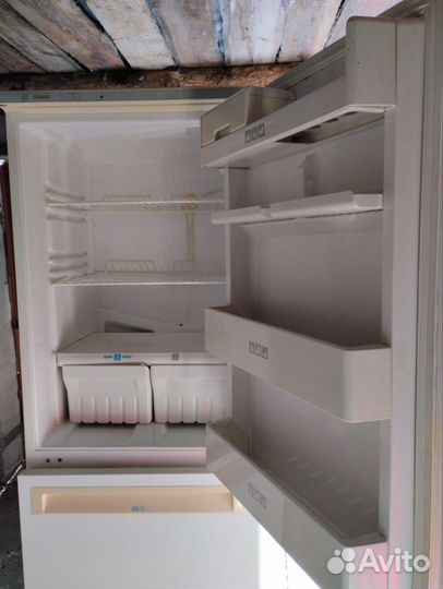 Холодильник бирюса