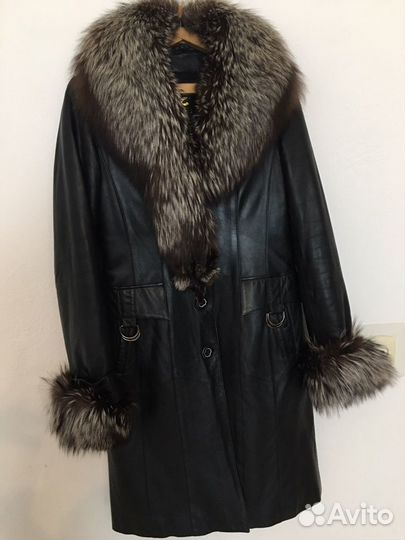Кожанное пальто с мехом чернобурки
