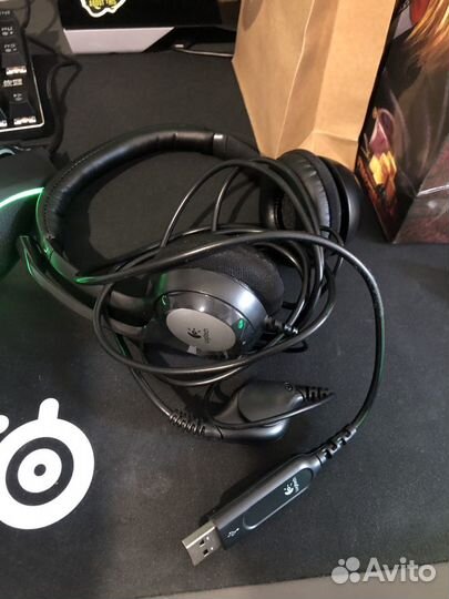 Проводные наушники с микрофоном