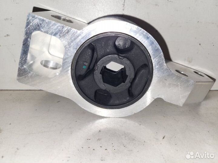 Сайлентблок переднего рычага Skoda Octavia (A5