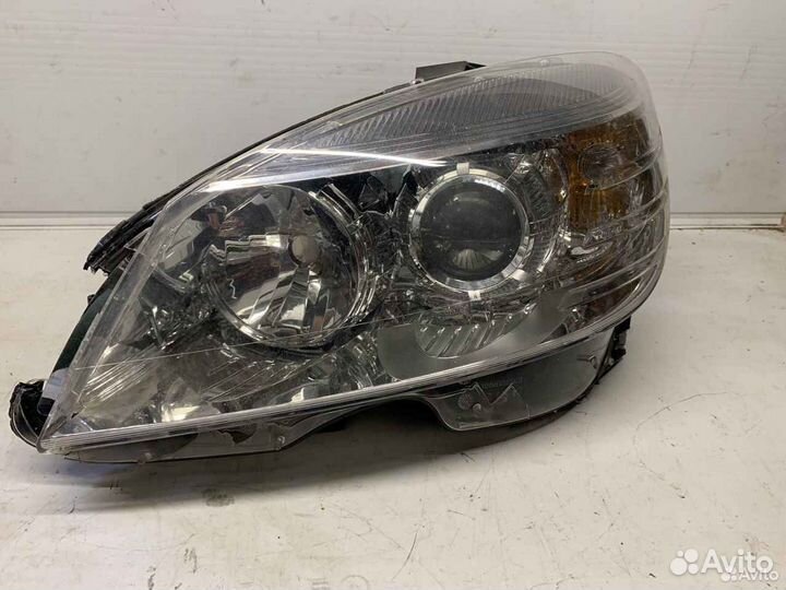 Фара передняя левая Мерседес w204
