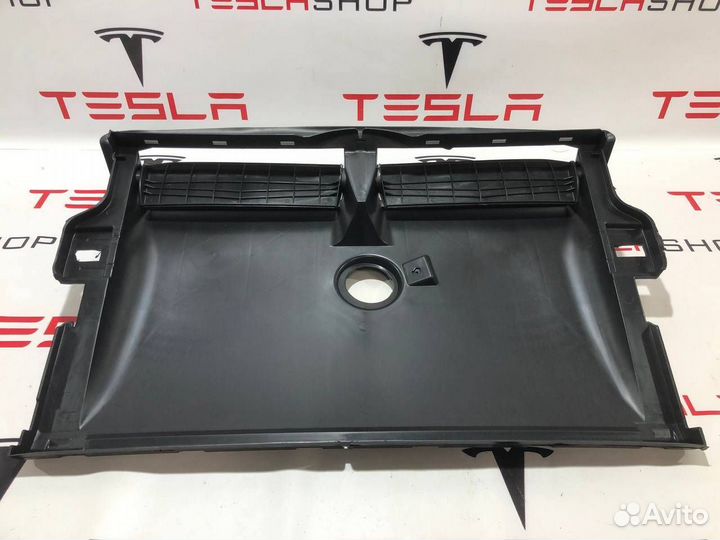 Корпус центрального люверса Tesla Model 3 2021