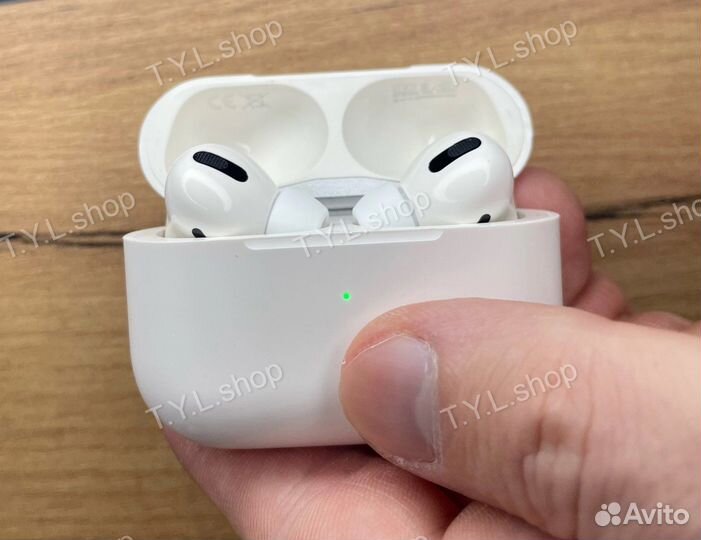 Airpods pro (Чехол в подарок)