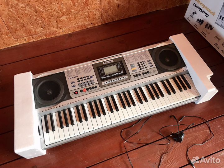 Электронный синтезатор Tesler KB-6190