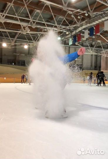 Тренер по хоккею/инструктор по катанию на коньках