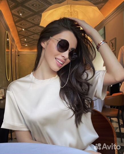 Солнцезащитные очки женские Chanel с цепочкой