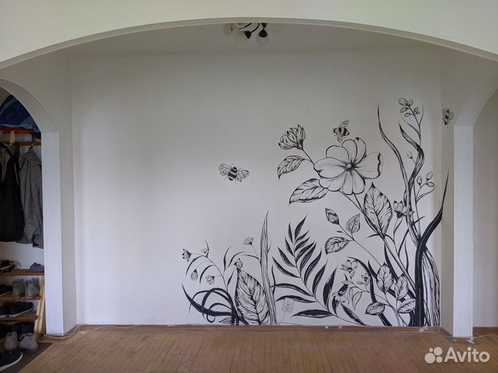 Художественная роспись стен в квартирах, кафе и др