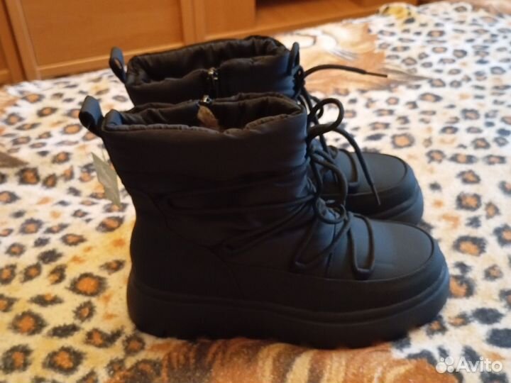 Дутики женские зимние